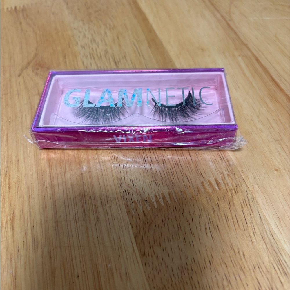 Glamnetic ~ Medium Wispy Lashes ~ VIXEN ~ BNIB, SEALED Ready To Apply Lashes NEW